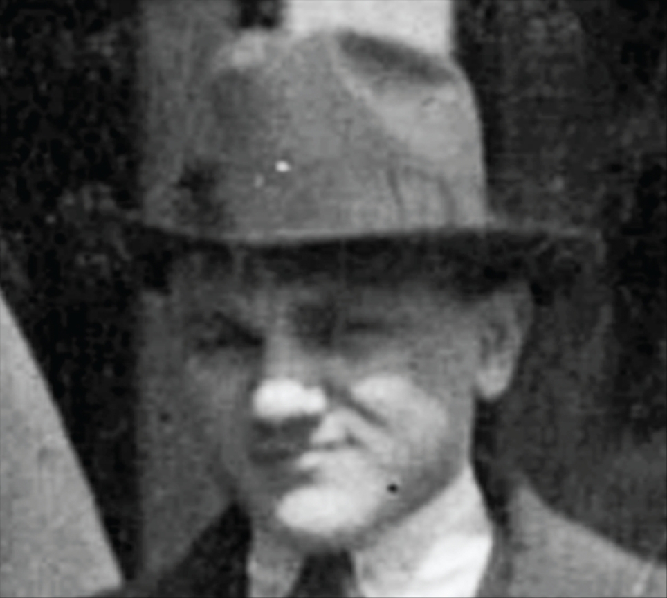 Here is an even bigger blow up of young Jimmy Cagney's face...